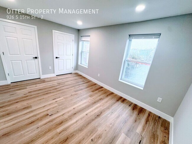 Building Photo - 926 S 15th St