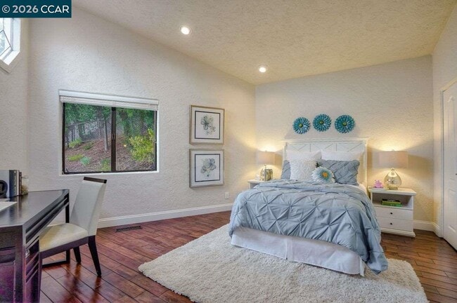 Building Photo - 44 Pulido Ct