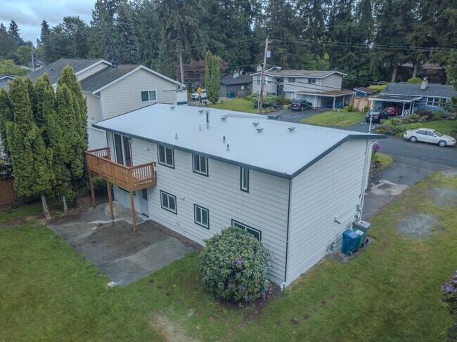 Building Photo - 4bed/3bath home in Finn Hill