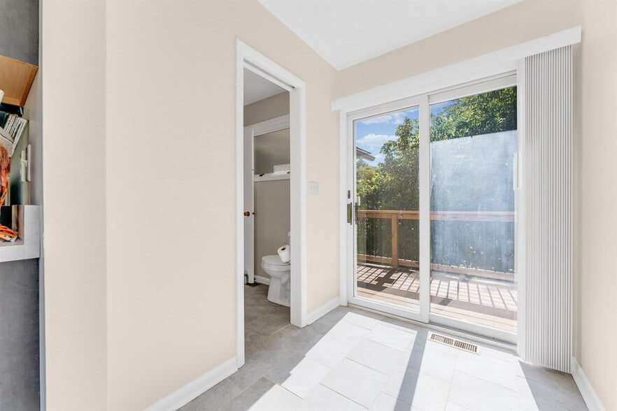 Building Photo - 521 Woodhaven Dr