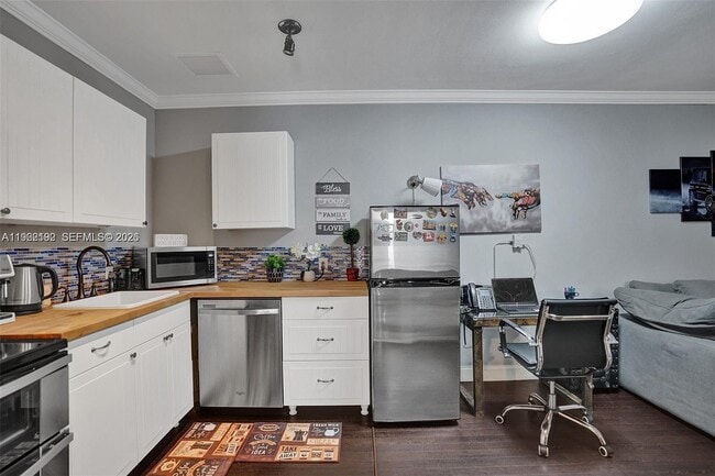 Building Photo - 2101 N 52nd Ave