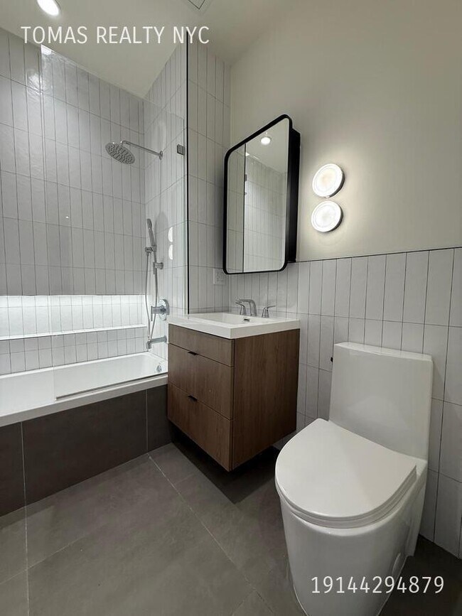 Building Photo - 3103 Sedgwick Ave