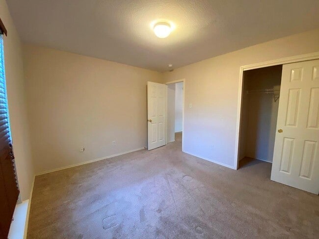 Building Photo - 145 Strawn