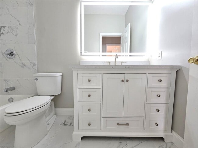 Building Photo - 3351 Governors Ct