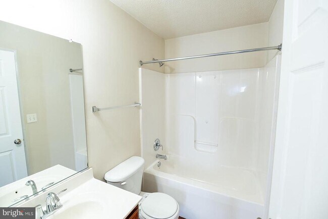 Building Photo - 101 Pelican Cove