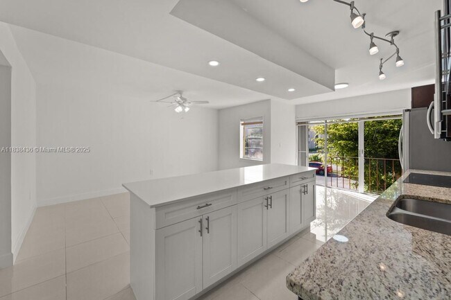 Building Photo - 9370 W Flagler St