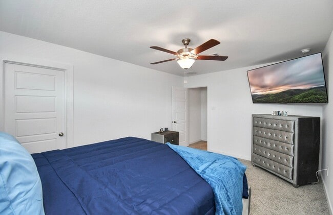Building Photo - 10411 Pelham Cres Ct