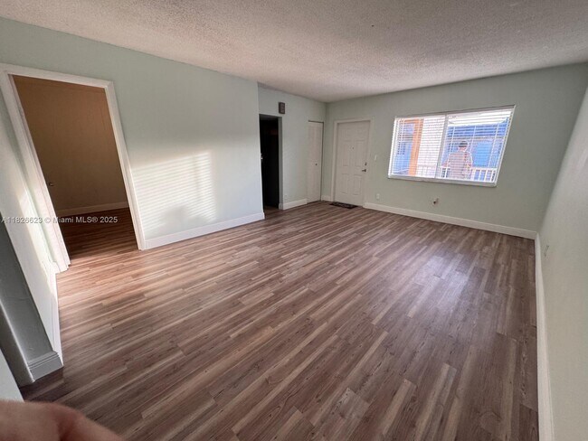 Building Photo - 7910 Taft St