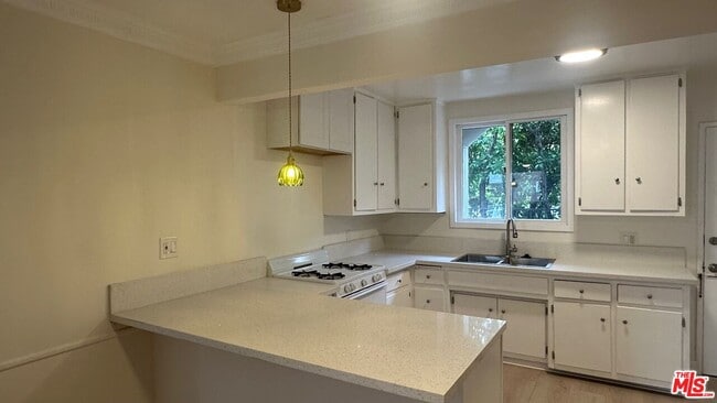 Building Photo - 3901 4th St