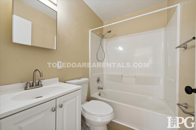 Building Photo - 1584 Colorado St