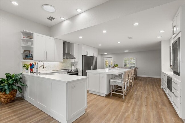 Building Photo - 17527 Canal Shores Dr