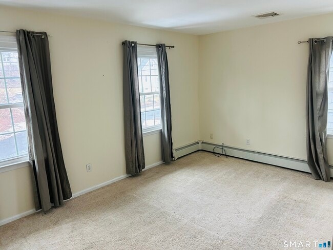 Building Photo - 82 Sunrise Ave