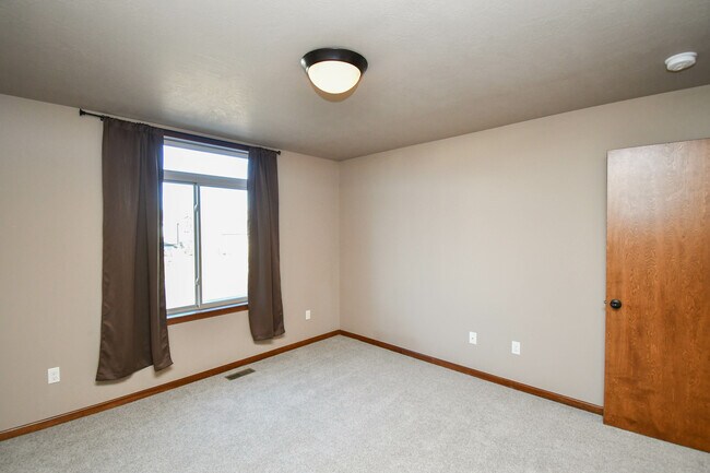 Building Photo - 5512 South Culbert Avenue