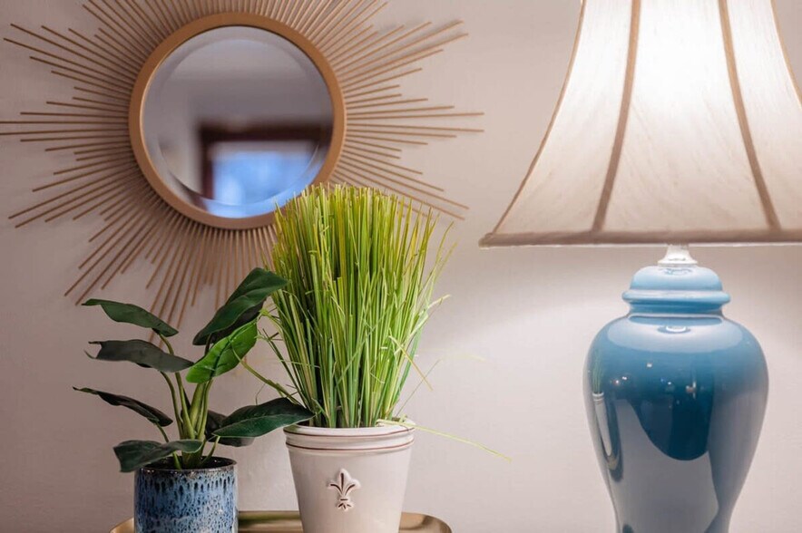 Building Photo - 1113 Harney Ave