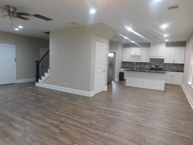 Building Photo - 4803 Forest Ct
