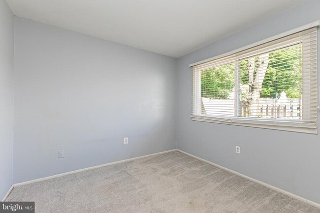 Building Photo - 246 Avondale Dr