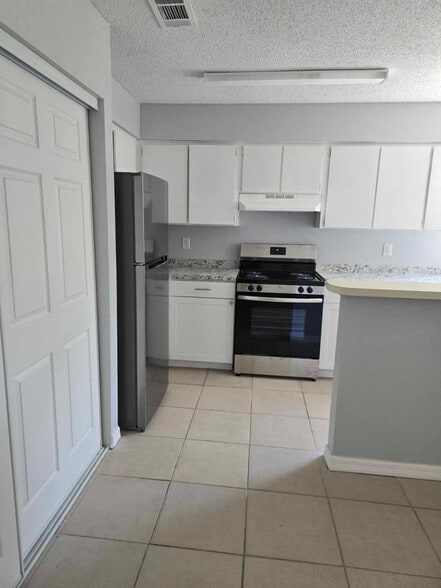 Building Photo - 3624 Meriden Ave