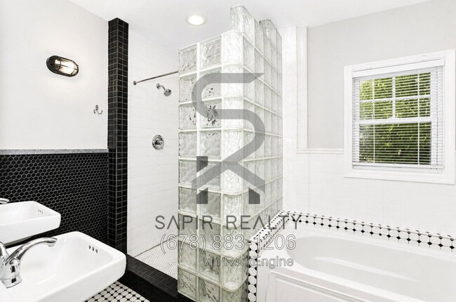 Building Photo - 740 Bellemeade Ave NW