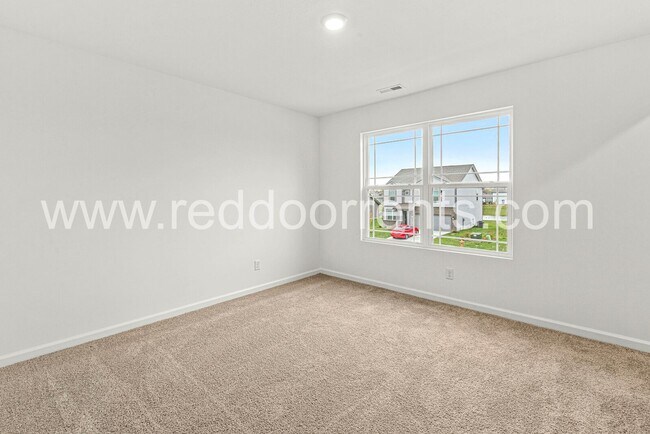 Building Photo - ? Move In Now and Get 6 Months of the Resi...