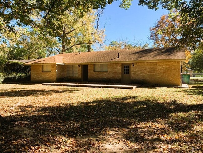 Building Photo - 24907 Hickory Hill Rd