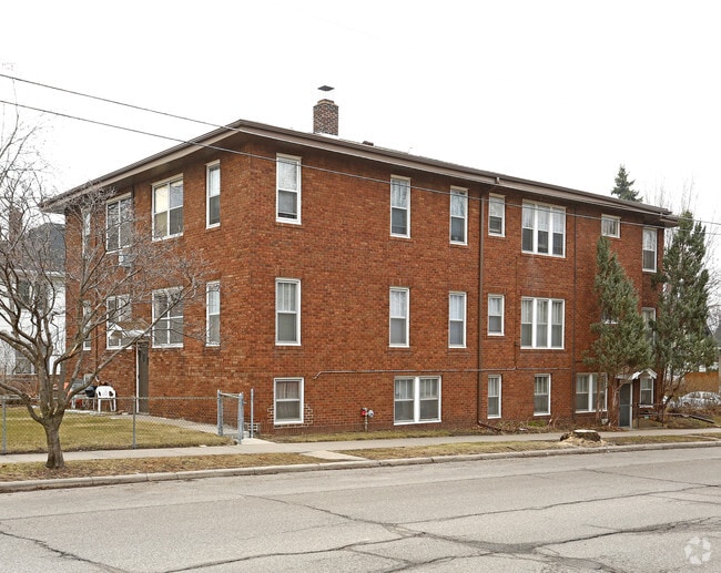 Primary Photo - 1337 Lincoln Ave