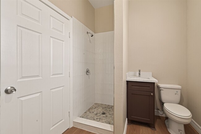 Building Photo - 7927 Brays St