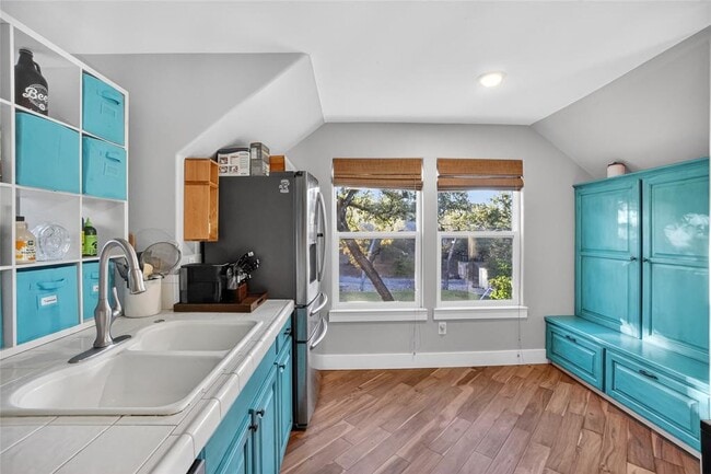 Building Photo - 3627 Stoneridge Rd