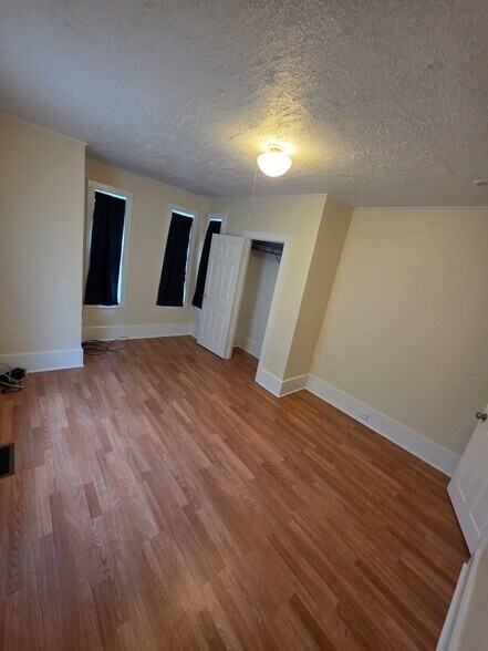 Building Photo - 150 Barker Ave