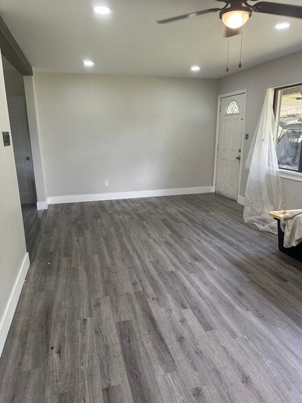 Building Photo - 429 Ventura Ave