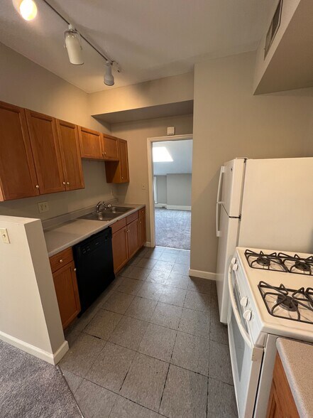 Building Photo - 2349 Wheeler St