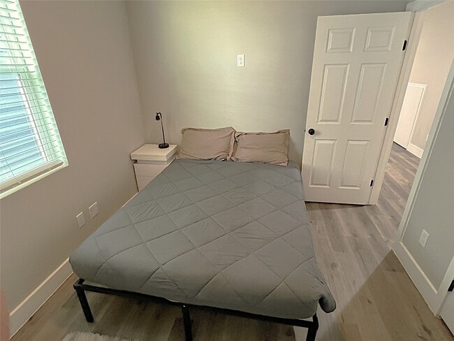 Building Photo - 19106 Sears Dr