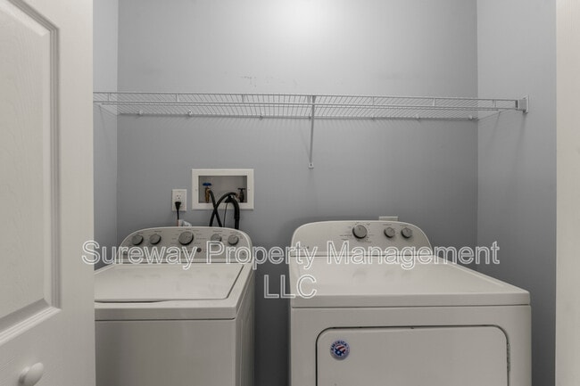 Building Photo - 2028 Greenes Way Cir