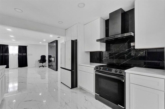 Building Photo - 860 NW 207th St