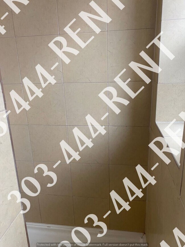 Building Photo - 10625