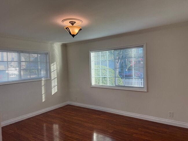 Building Photo - Private HOME 3bed/2 bath + POOL in Woodlan...