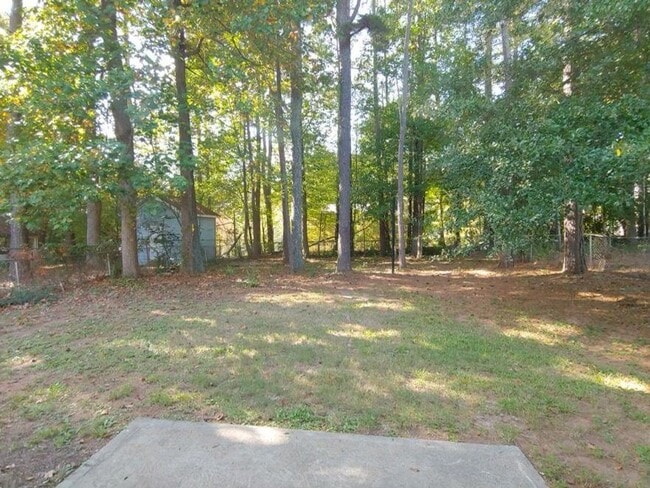 Building Photo - 3 bdrm, 2.5 bath in Stone Mountain