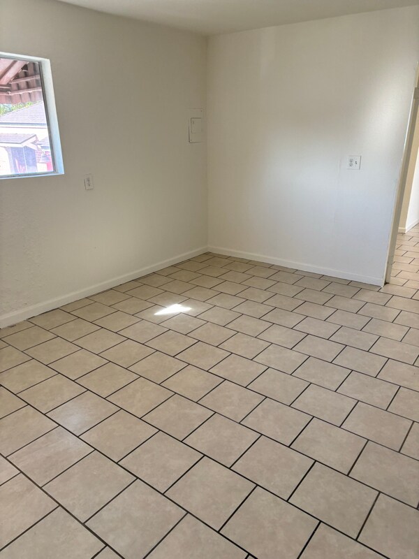 Building Photo - 443 E 84th St