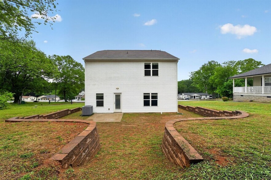 Building Photo - 5917 Neck Rd