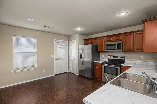 Building Photo - 1321 Apollo Dr
