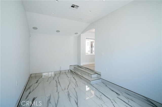Building Photo - 7768 Shadyspring Dr