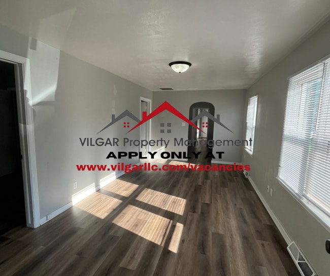 Building Photo - Spacious 3 Bedrooms, 1 Bath home in Highla...