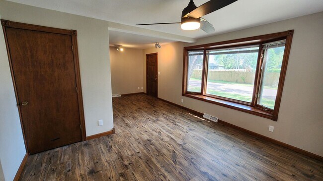 Building Photo - Updated French Island Family Home