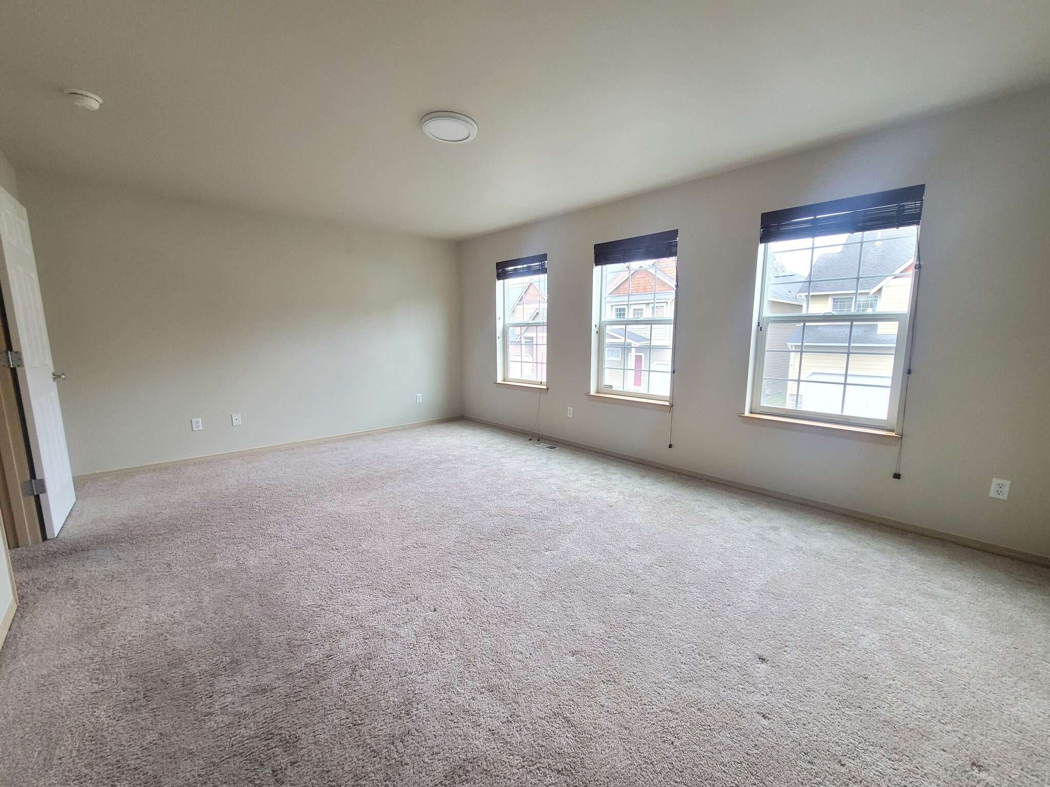 Building Photo - 19226 25th Ave SE