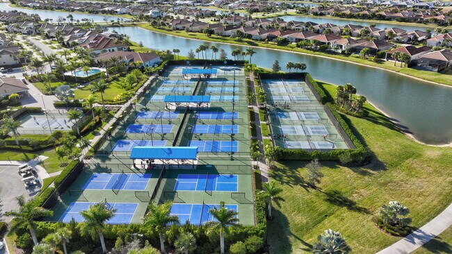 Building Photo - 11460 SW Pietra Wy