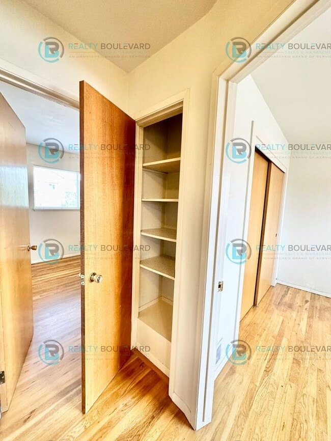 Building Photo - 1 Bedroom 1 Bath + Office next to Idlewild Park & the Truckee River