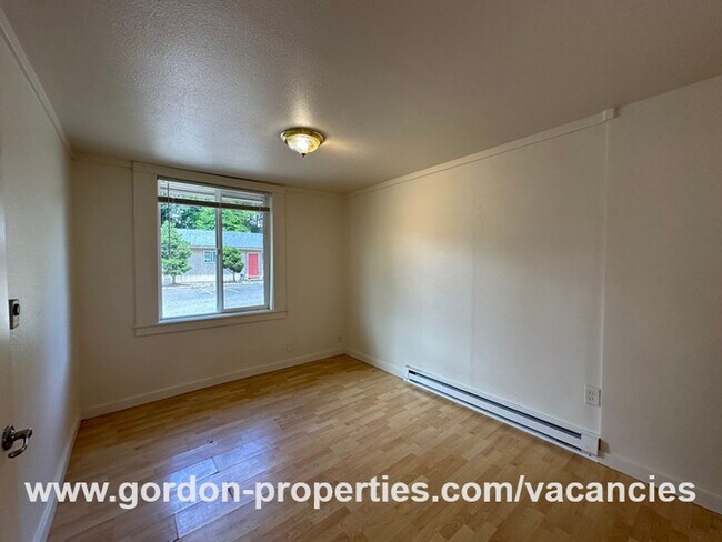 Building Photo - SE Arista Dr - 1 bedroom apartment in Oak Grove with storage unit