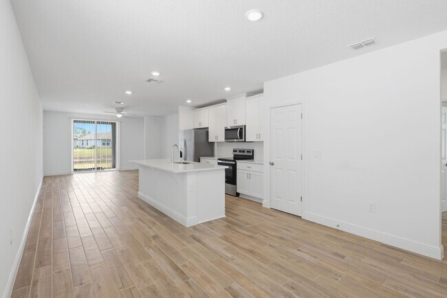 Building Photo - 205 Links Ter Blvd