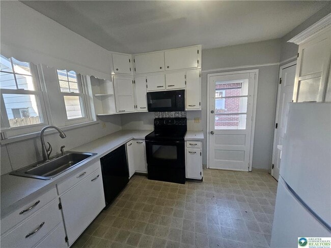 Building Photo - 1227 Delaware Ave