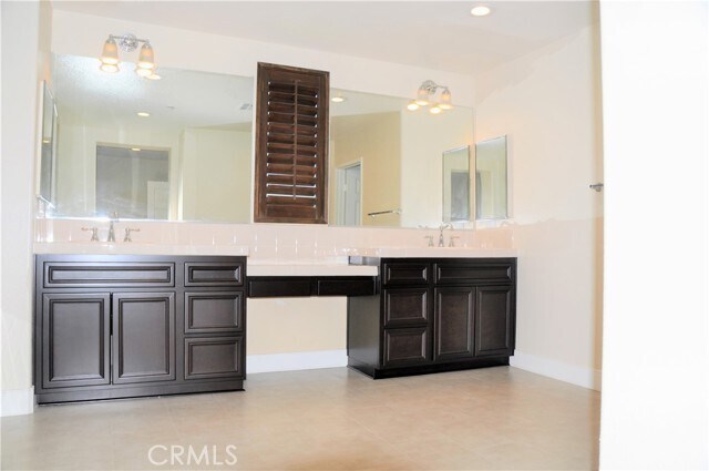 Building Photo - 15655 Iron Spring Ln