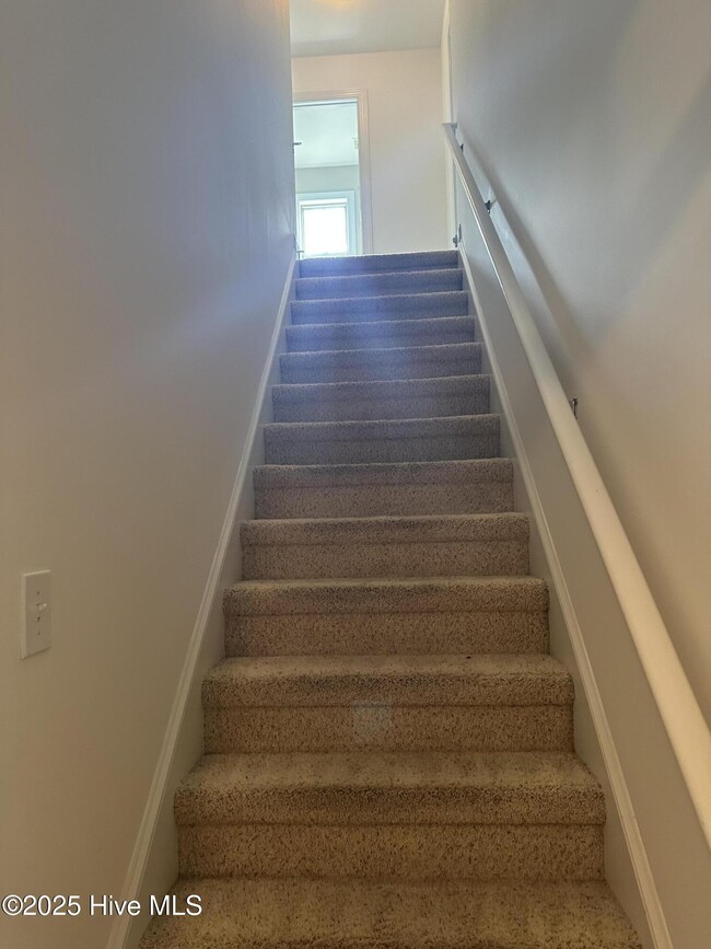 Building Photo - 8854 Plantation Landing Dr
